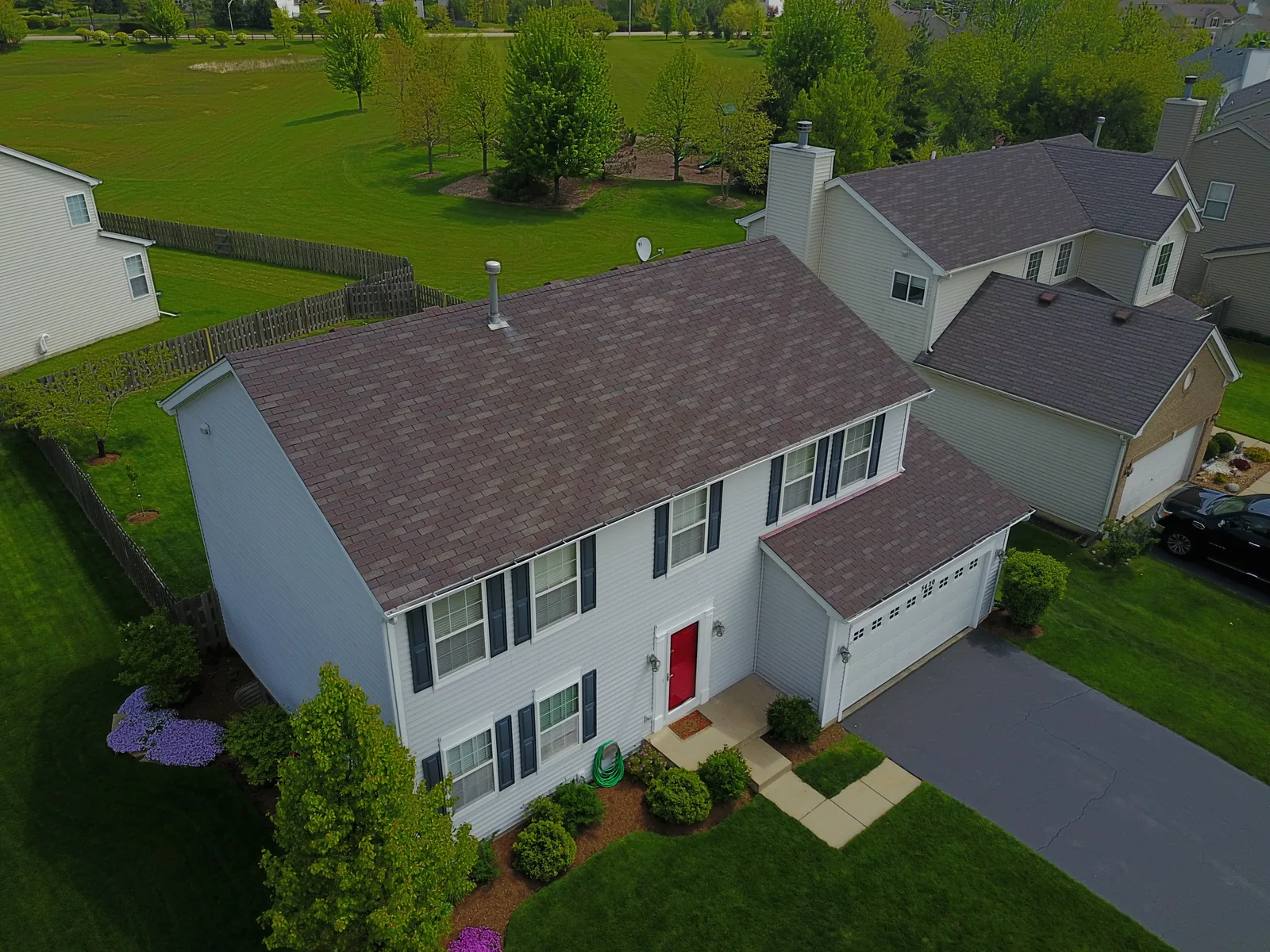 Carpentersville IL home before siding and exterior remodeling by Exterior Echelon